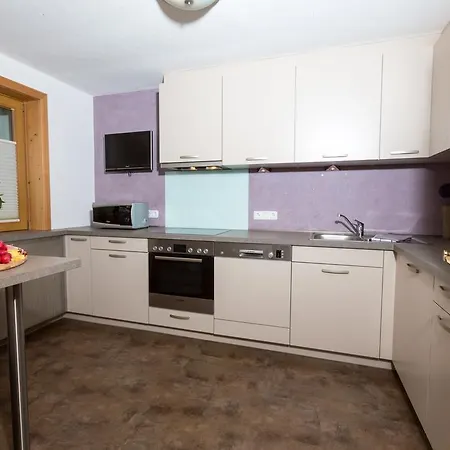 Alpinhome Semesterbostad *